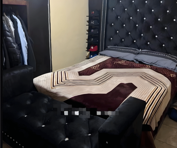 cama individual capitonada base forrada