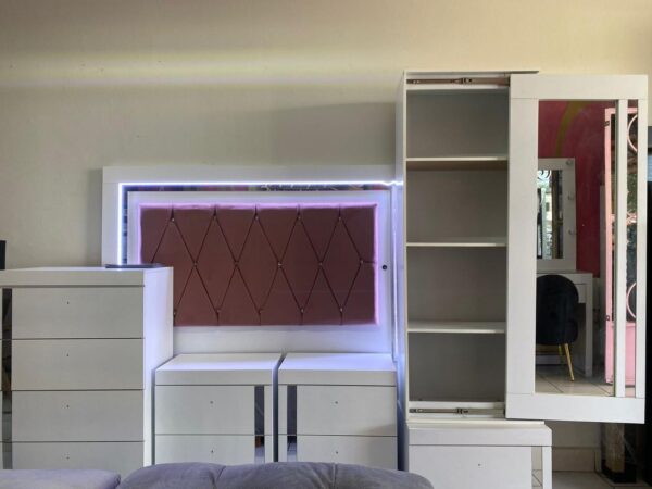 recámara moderna con luz led